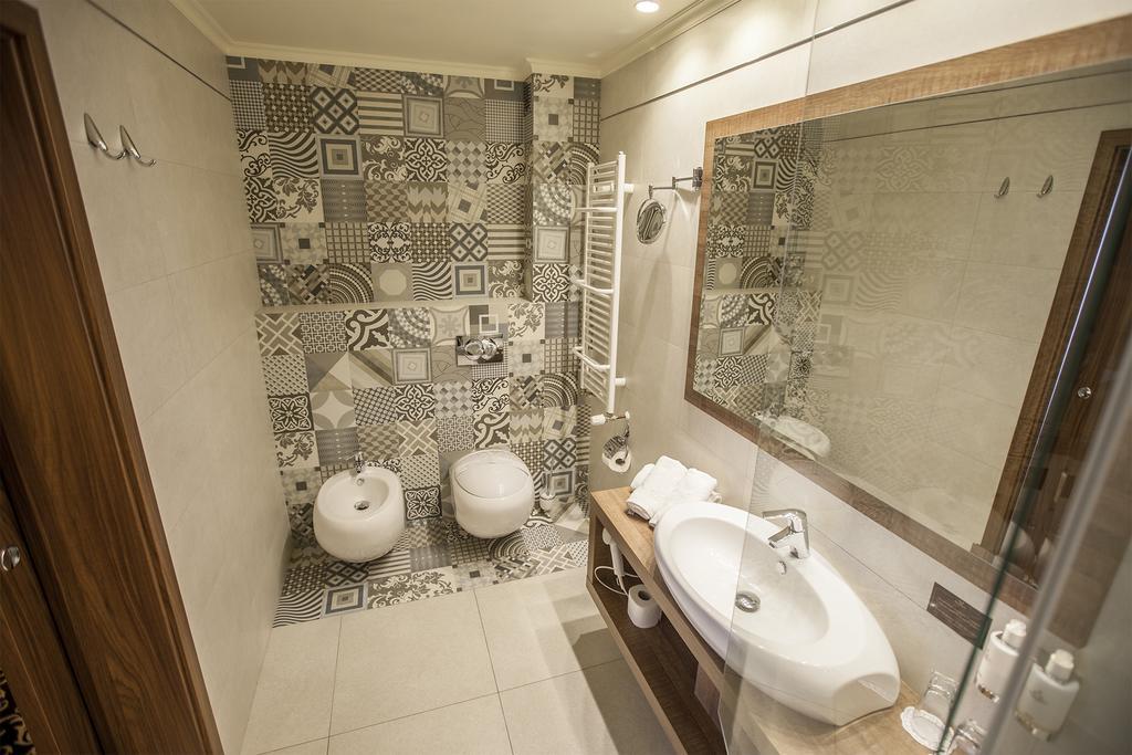 Apartament typu Junior Suite z widokiem na ogród